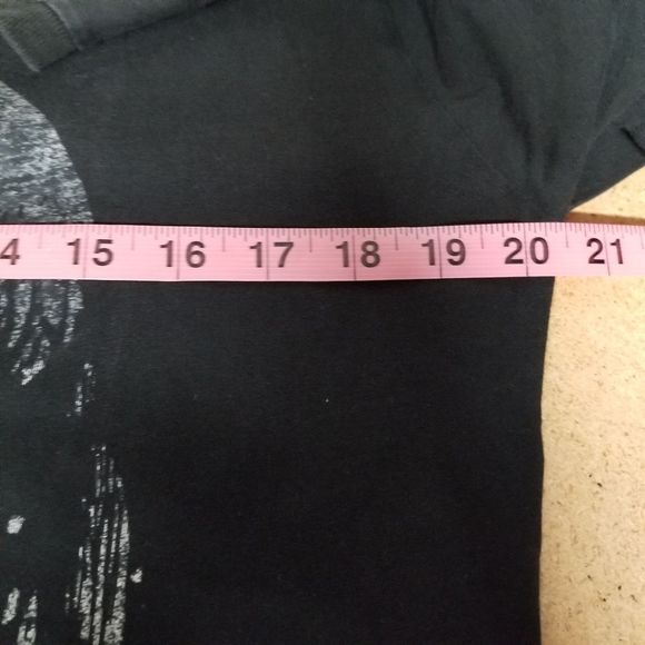 Abondon ship mens medium M black mallgoth short sleeve top
For reference:
Model - Picture 4 of 8